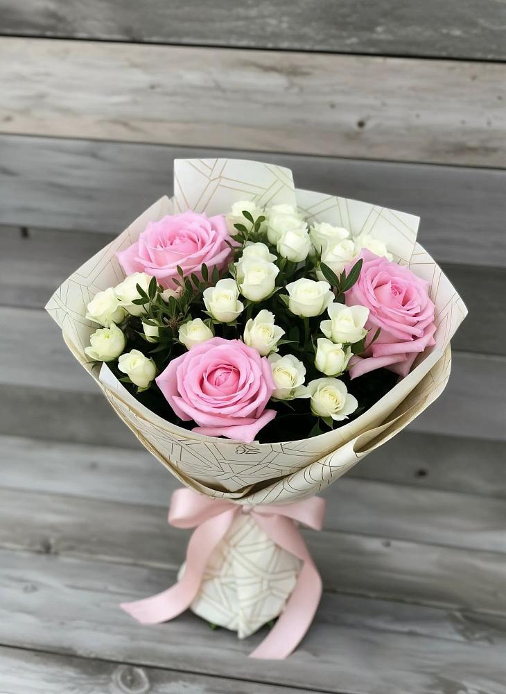 Букет цветов из: Розы в Коммунаре
