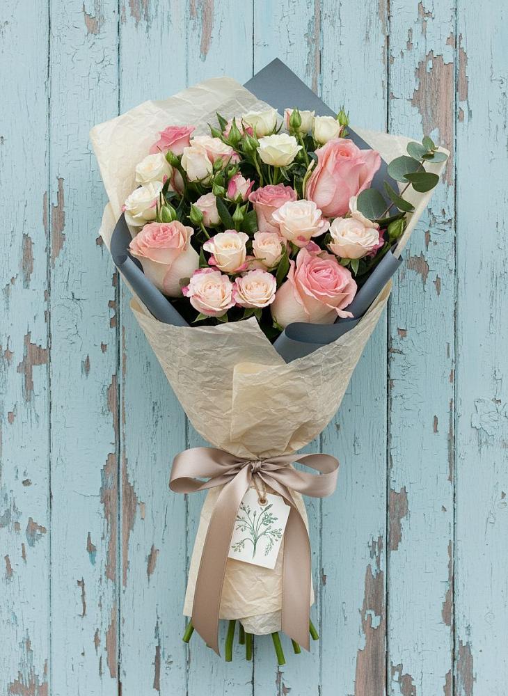 Букет цветов из: Розы в Коммунаре