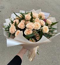 Букет Кремовые розы Латте в Коммунаре