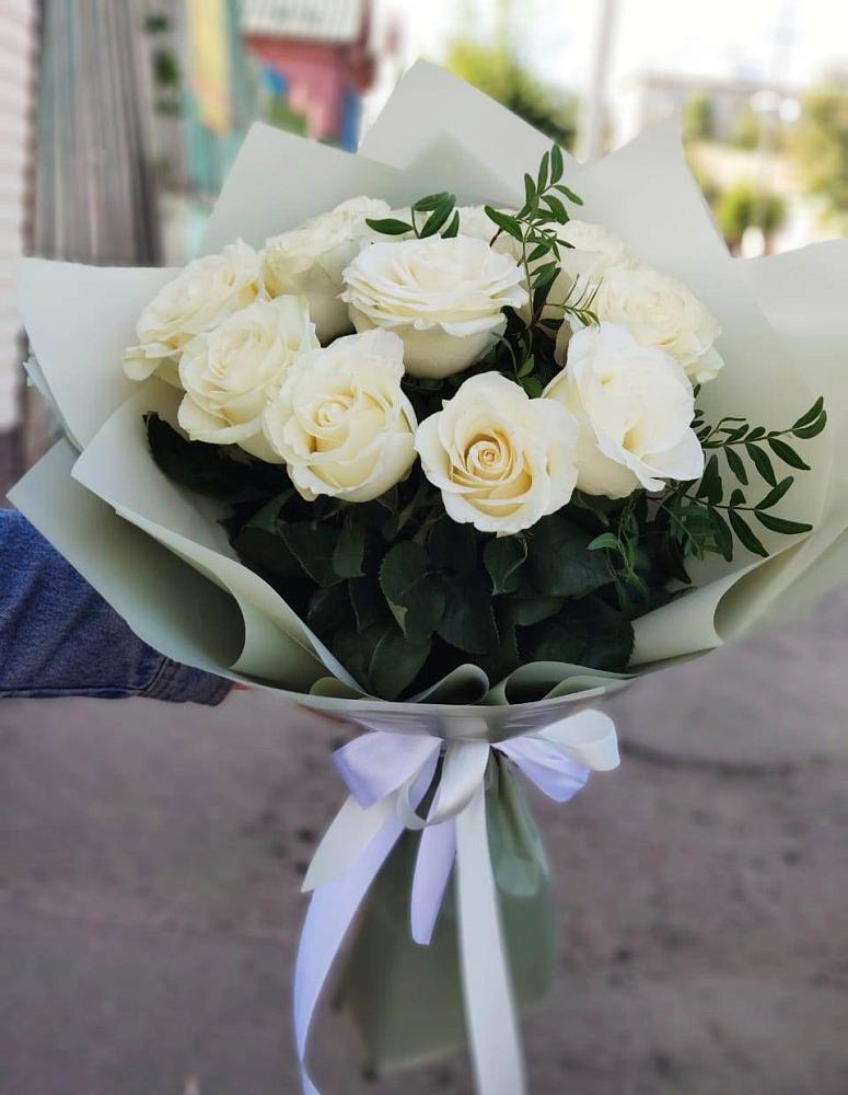 Букет Белые розы Проуд в Коммунаре