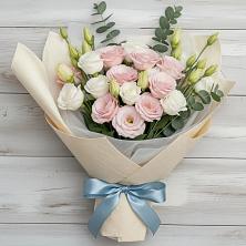 Букет цветов из:  Лизиантусы в Коммунаре