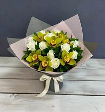 Букет цветов из:  Орхидеи и Розы в Коммунаре