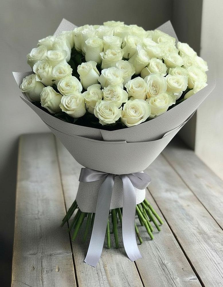 Букет 35 Белых роз в Коммунаре