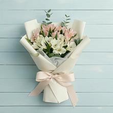 Букет цветов из:  Альстромерии в Коммунаре