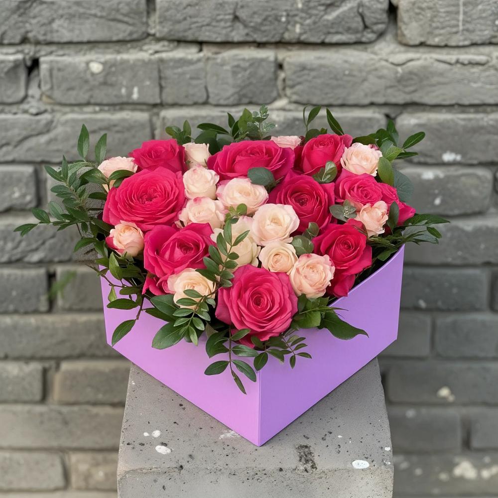 Цветочная композиция из Розы в коробке в Коммунаре