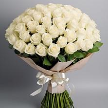 Букет 101 беля роза Белоснежка в Коммунаре
