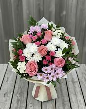 Букет цветов из:  Альстромерии, Гвоздики, Розы и Хризантемы в Коммунаре