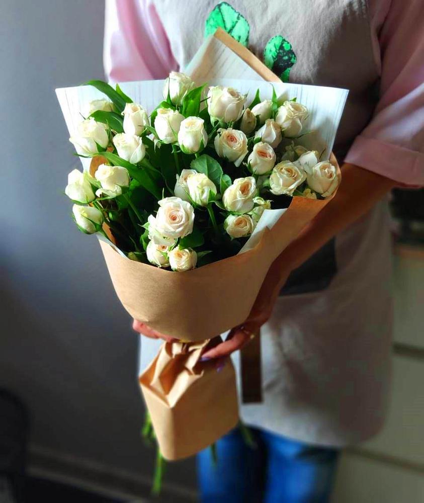 Букет цветов из: Розы в Коммунаре