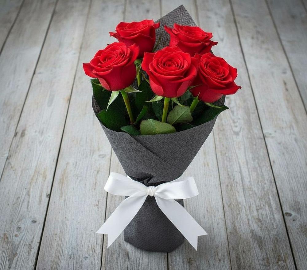 Букет 5 Красных роз Эдлесс Лав в Коммунаре