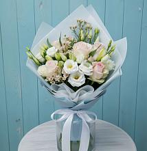 Букет цветов из:  Розы и Лизиантусы в Коммунаре