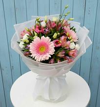 Букет цветов из:  Герберы, Альстромерии и Лизиантусы #REPLACE_PRED# Коммунаре