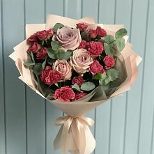 Букет цветов из:  Гвоздики и Розы в Коммунаре