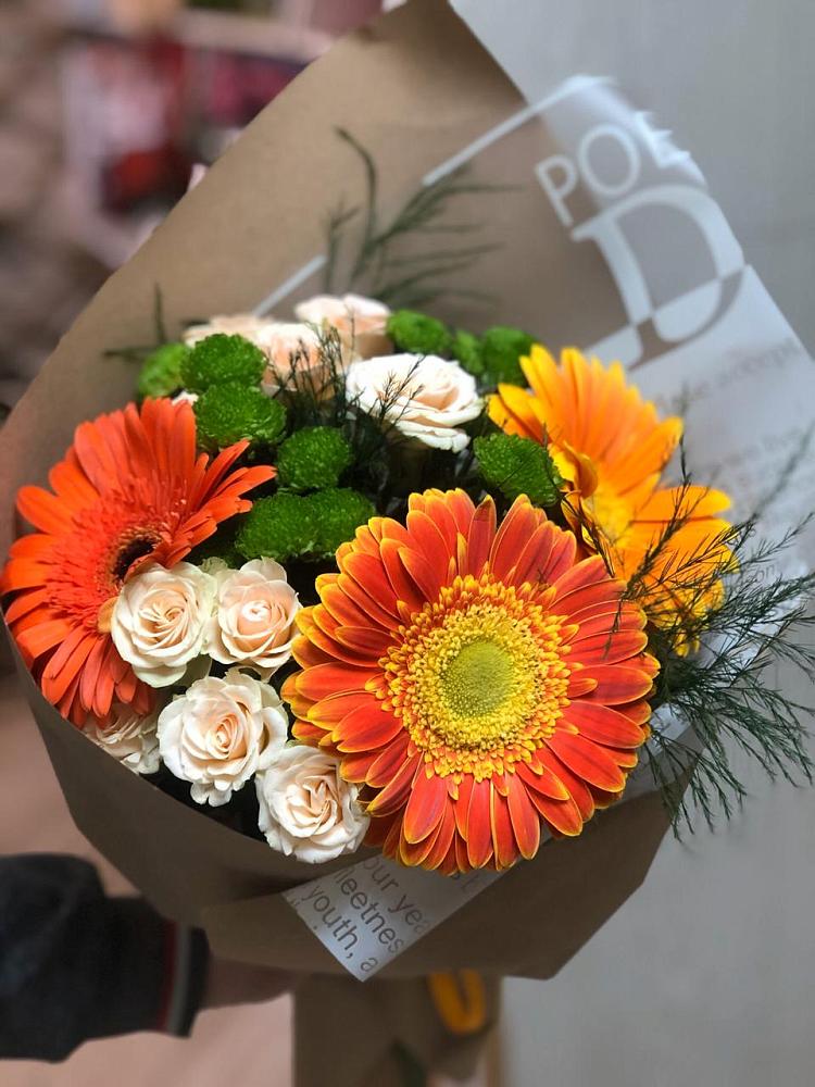 Букет цветов из: Герберы, Хризантемы и Розы в Коммунаре