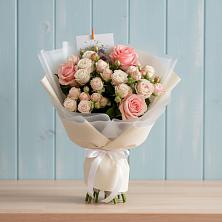 Букет цветов из:  Розы в Коммунаре