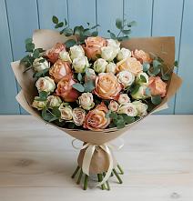 Букет цветов из:  Альстромерии и Розы в Коммунаре